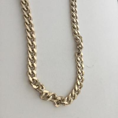 Gold tone link type fashion necklace