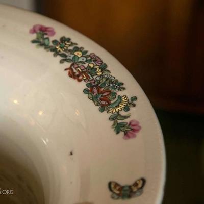 Palatial Pair of Rose Medallion Export Chinese Vases