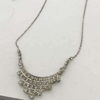 Silver tone unmarked collar necklace