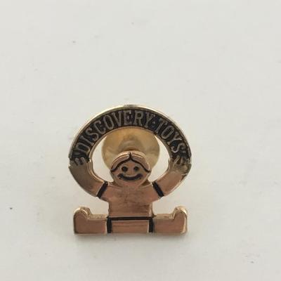 Gold tone discovery toys push pin