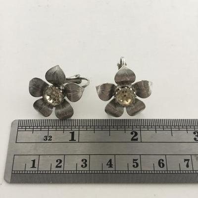 Silver tone vintage flower clip on earrings