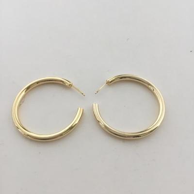 Gold tone hoop fashion earrings