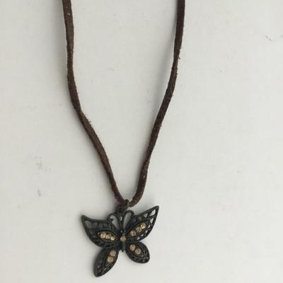 Claire’s marked butterfly rope type necklace