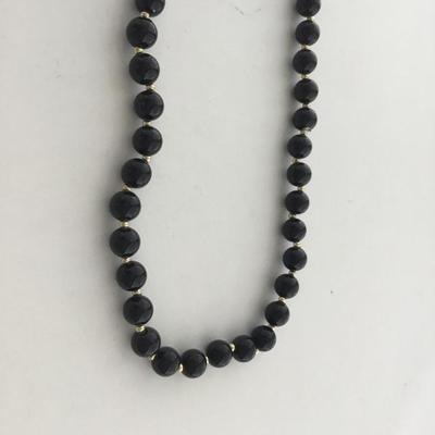 Black beaded fashion necklace