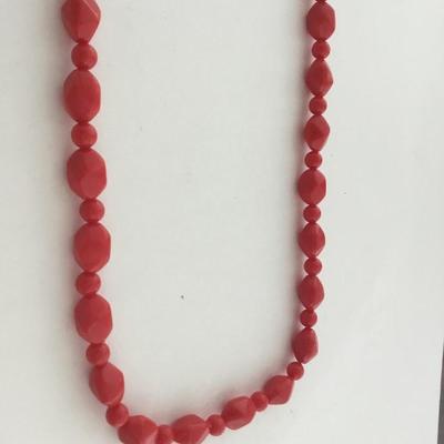 Red fashion beaded necklace