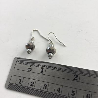 Fashion unmarked earrings
