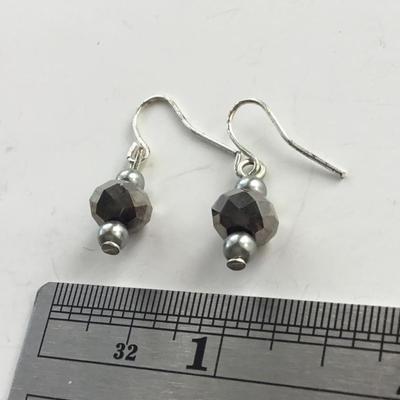 Fashion unmarked earrings