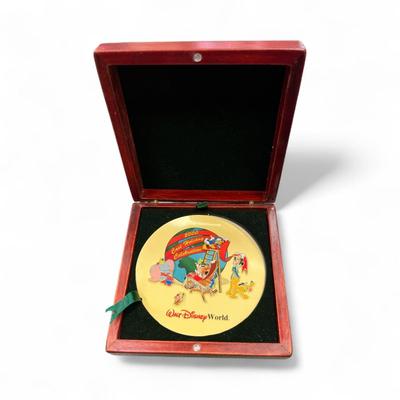 Walt Disney World 2000 Cast Holiday Celebration Pin Set Includes 5 Pins in Wooden Box