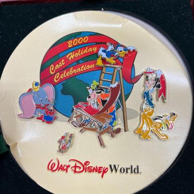Walt Disney World 2000 Cast Holiday Celebration Pin Set Includes 5 Pins in Wooden Box