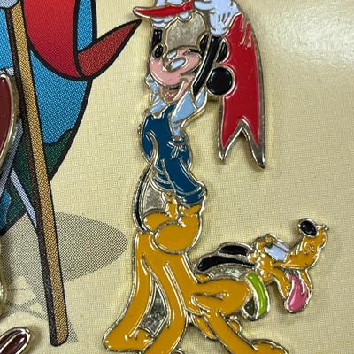 Walt Disney World 2000 Cast Holiday Celebration Pin Set Includes 5 Pins in Wooden Box
