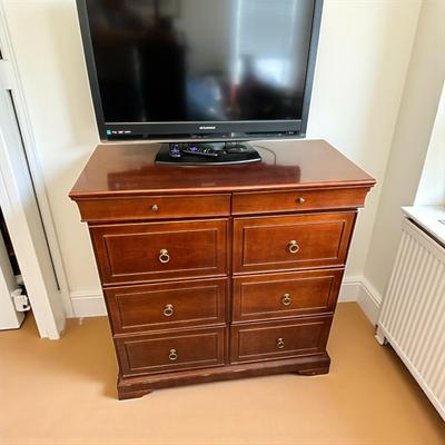 Bombay Company Chest of Drawers Two over Three Drawers