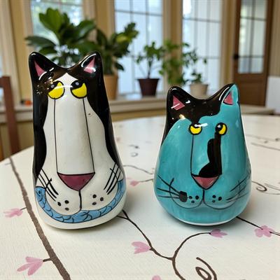 Catzilla Salt and Pepper Shaker Set by Henriksen