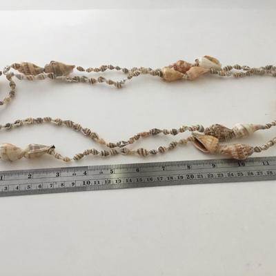 2 necklaces shell beaded
