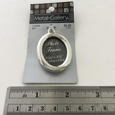 Photo frame charm piece