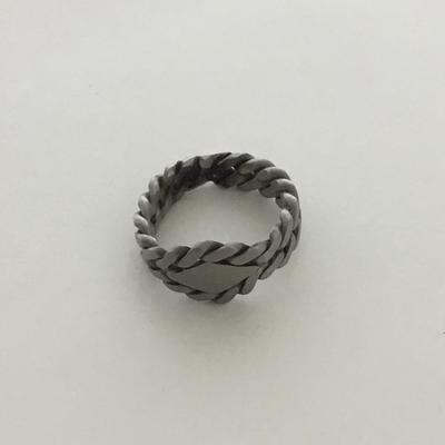 Unmarked silver tone fashion ring