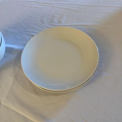 White Dinnerware 10 Pieces