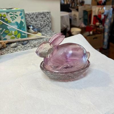 Vintage L.E. Smith Pink Glass Bunny Rabbit on Nest Candy Dish