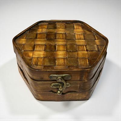 Vintage Woven Rattan Bamboo Wicker Storage Basket with hinged lid