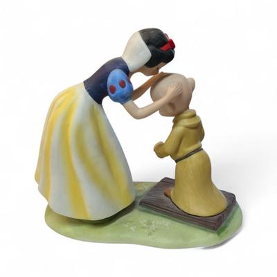 Walt Disney Snow White and Dopey Figurine