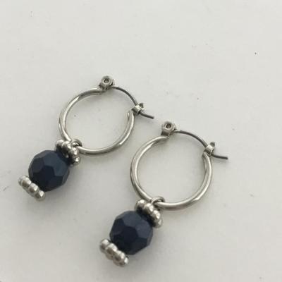 Unmarked silver tone hoop earrings