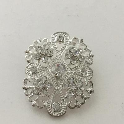 Beautiful silver tone pin rhinestone