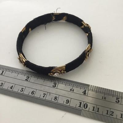Gold tone unmarked bangle bracelet