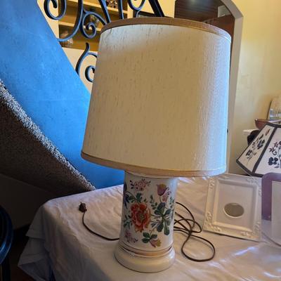 Porcelain flower painted table lamp
