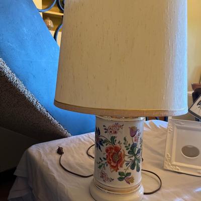Porcelain flower painted table lamp