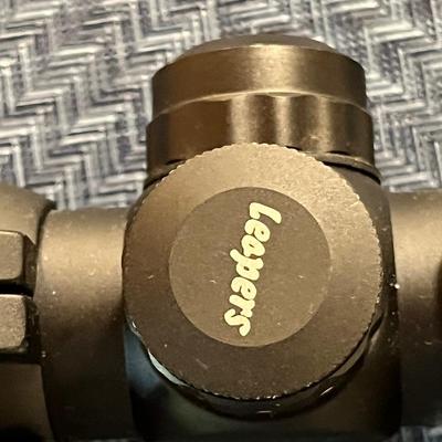 Leapers Rifle Scope and mounts