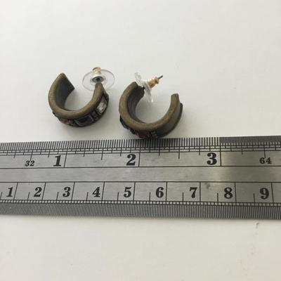 Bronze tone small fashion beautiful earrings