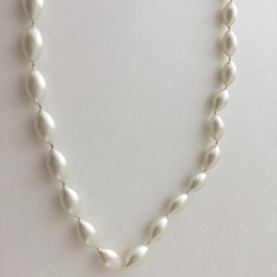 Faux pearl beaded collar necklace