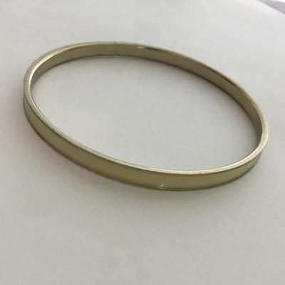 Beautiful fashion bangle