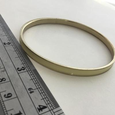 Beautiful fashion bangle