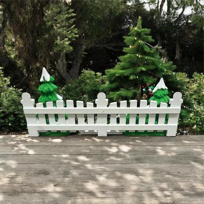 Dept 56 Snow Village Frosty Tree Lined Picket Fence #5207-8 Includes Box