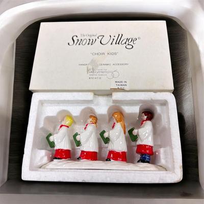 Dept 56 Snow Village Choir Kids #5147-0 INCLUDES BOX