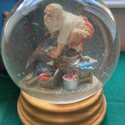 Lighted Snow Globe