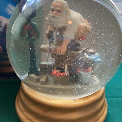 Lighted Snow Globe