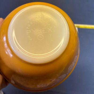 Vintage Pyrex Butterfly Gold Mixing Bowl