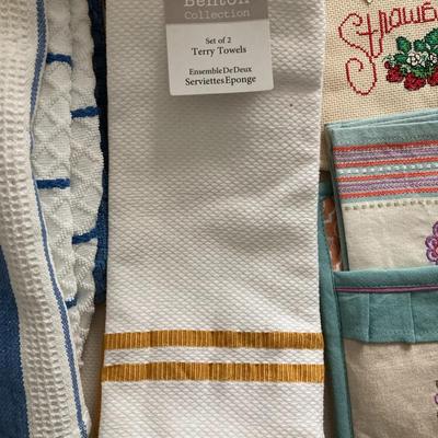 Tote full kitchen towel, Mitts etc