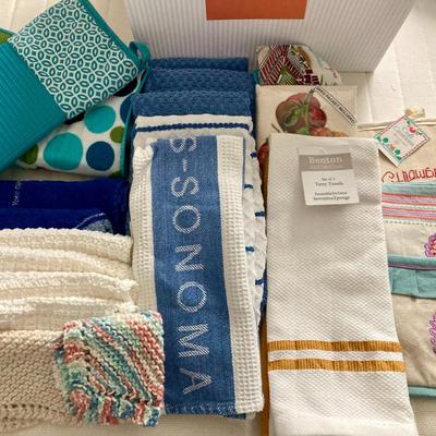 Tote full kitchen towel, Mitts etc