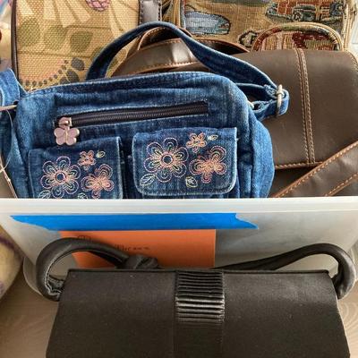 Lot of 5 purses