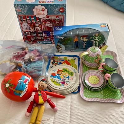 Lot of Kids toys, Vintage tin plates etc.