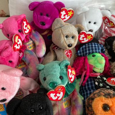 Box lot of Beanie Babies