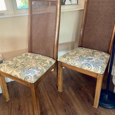 H56 Thomasville Dinning Table