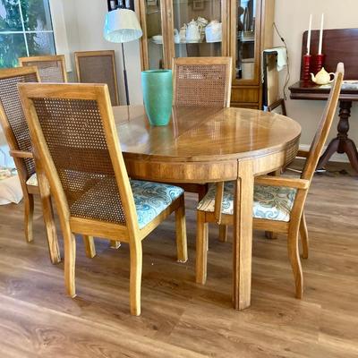 H56 Thomasville Dinning Table