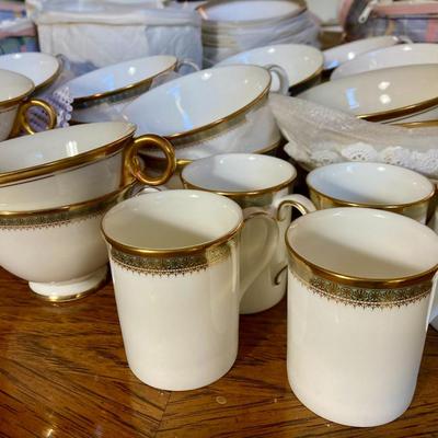 Royal Doulton Clarendon 108 pcs