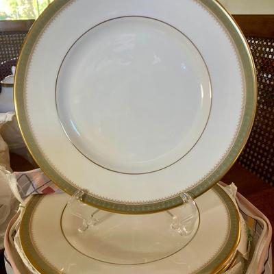 Royal Doulton Clarendon 108 pcs