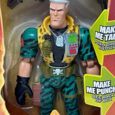 Hasbro Small Soldiers: Chip Hazard 12" Talking Action Figurine