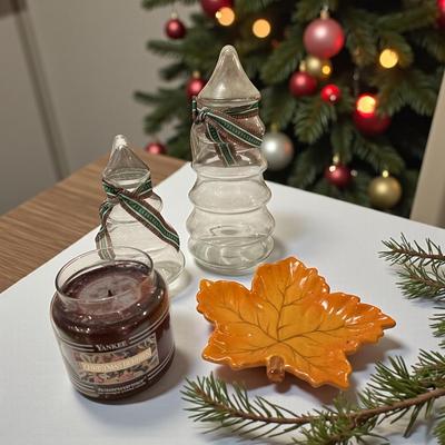 Lot of 4 Seasonal Christmas Fall Items