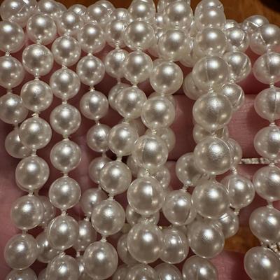It’s Pearls Galore! Vintage Faux Pearl Necklaces Lot
